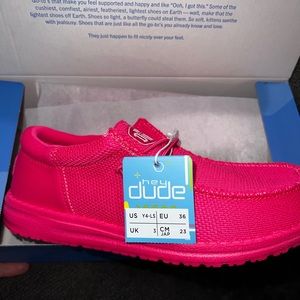 Electric pink Hey Dudes